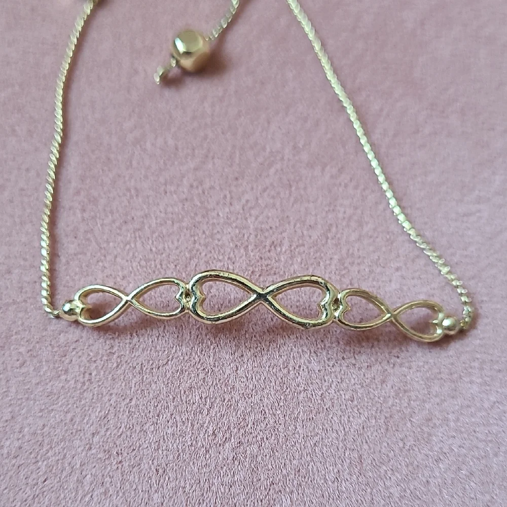 Gold and Cream Jewelry Set (2 Earrings, 1 Bracelet) - Picture 8 of 10